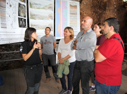 Diputación apuesta por una promoción cultural-turística de la Cova del Bolomor de Tavernes de la Valldigna