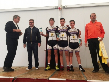 El Renault Ginestar – PC Componentes de Gandia conquista el pódium de Sueca