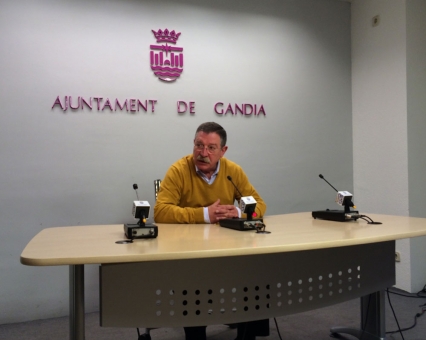 El PP de Gandia acusa al PSOE por la cesión ilegal de trabajadores