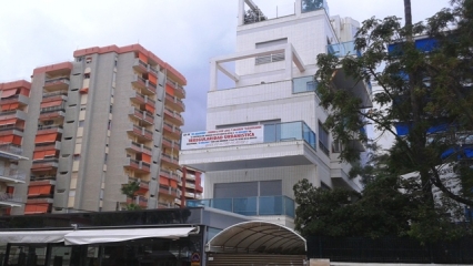 Una licencia mal dada obliga al derribo de unos apartamentos en la playa de Gandia