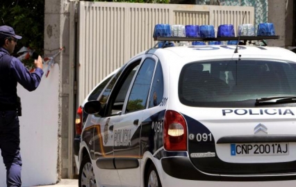 Detenido en Gandia por agredir a su mujer e intentar clavar un cuchillo a un hombre que intercedió