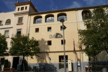 La Biblioteca Central de Gandia abre 16 horas al día para los estudiantes