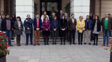 Gandia se suma al minuto de silencio por los últimos crímenes machistas