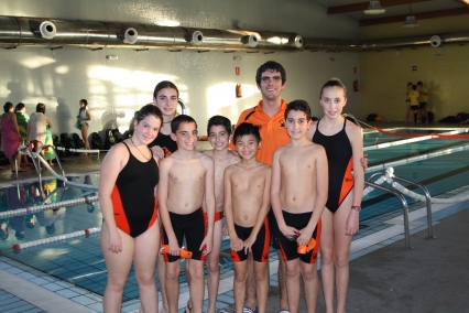 Los nadadores del Club de Natación de Oliva se clasifican en el debut de Xirivella