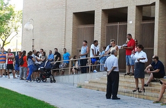 El PP de Gandia pide soluciones para las largas colas del Registro Civil 