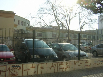 Gandia inicia los trámites para el cambio de uso de la parcela anexa al IES Ausias March
