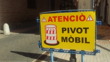 Falta de mandos y pivotes que no funcionan y, pese a ello, normalidad en el cierre peatonal de las calles de Gandia