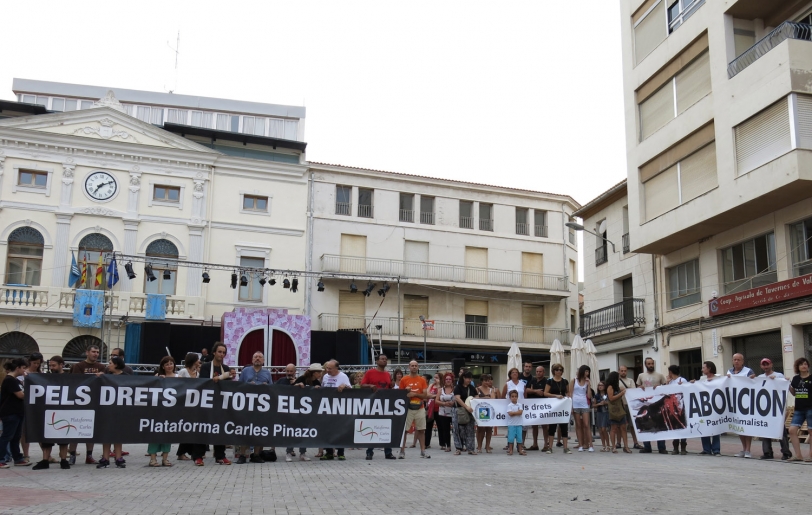 Tavernes inicia una consulta festiva sin transparencia y fácil de manipular