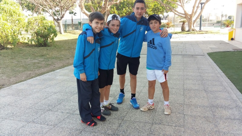 Los infantiles del Club de Tenis Gandia a las puertas de la final