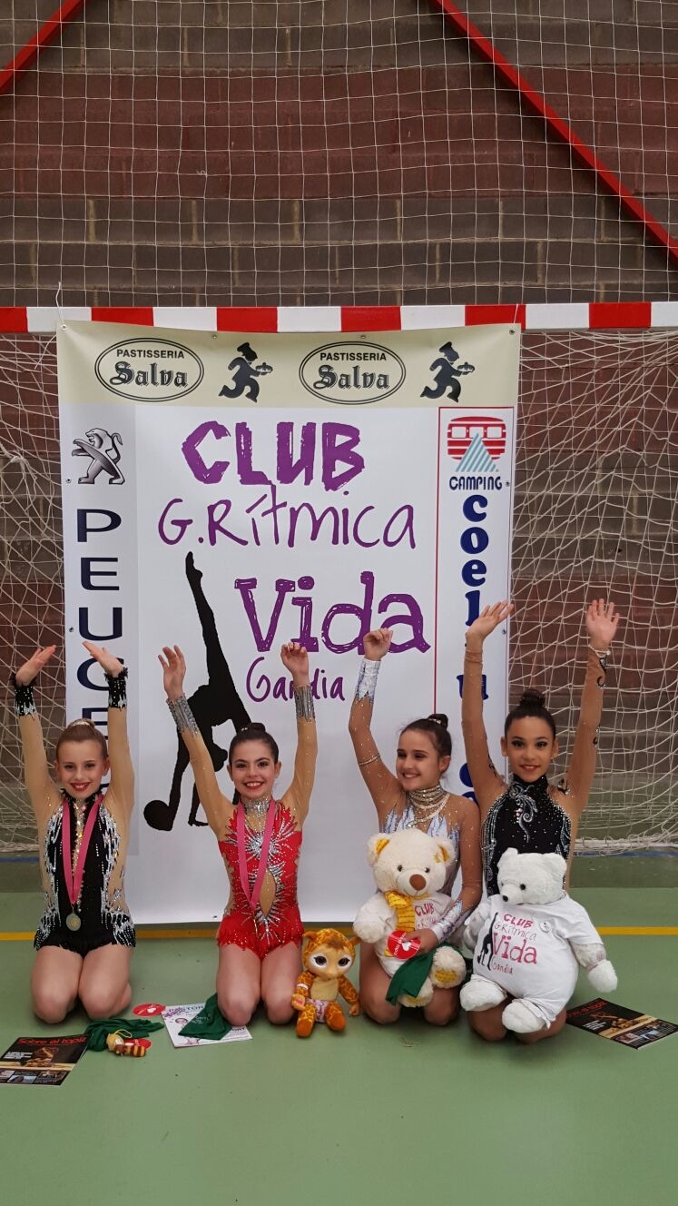 Las gimnastas de Vida Gandia consiguen dos pódiums