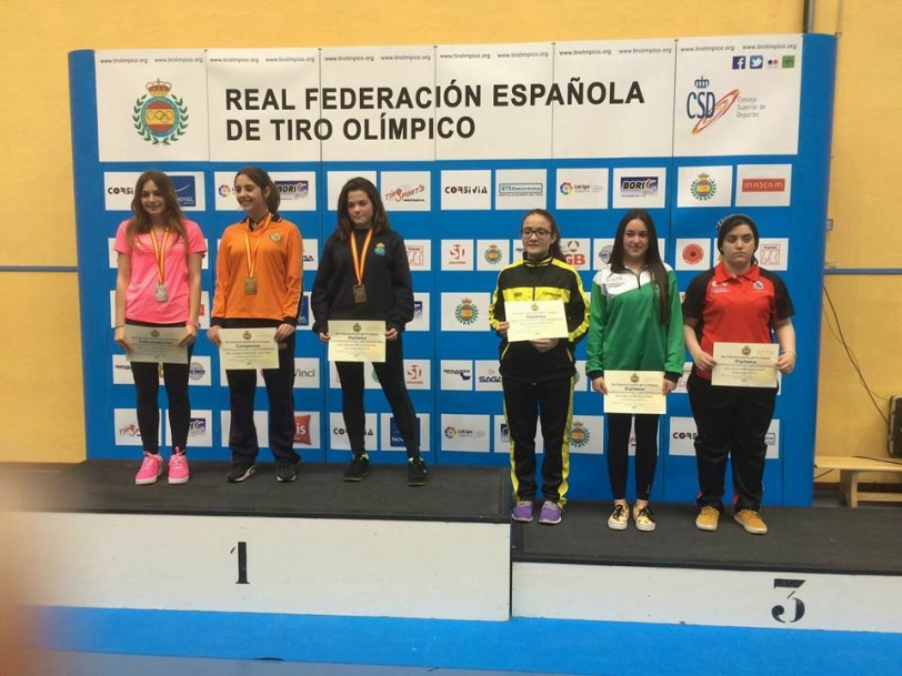 Gloria Fernández del Club de Tiro Olímpico de Oliva campeona de España