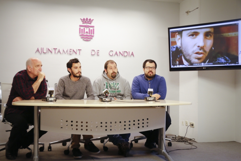 Gandia apoya la Corona mientras promociona que ruede