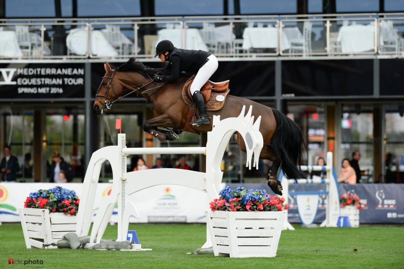 La francesa Adeline Hecart ganadora del ranking Longines en Oliva Nova