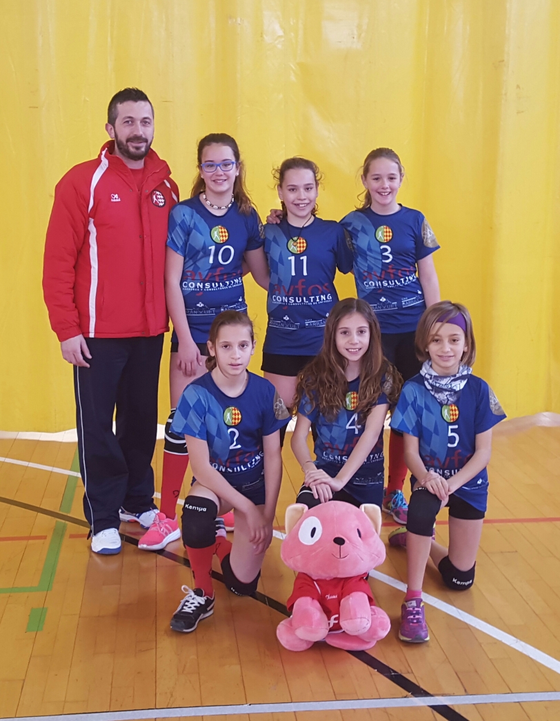 El equipo de alevines B del Voley Oliva vencen a sus contrincantes