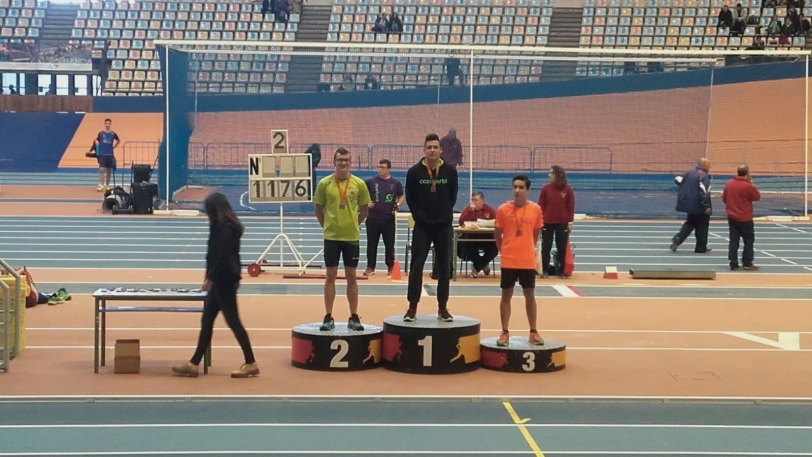 Dos atletas de Oliva campeones de la Comunidad Valenciana en Pista Cubierta