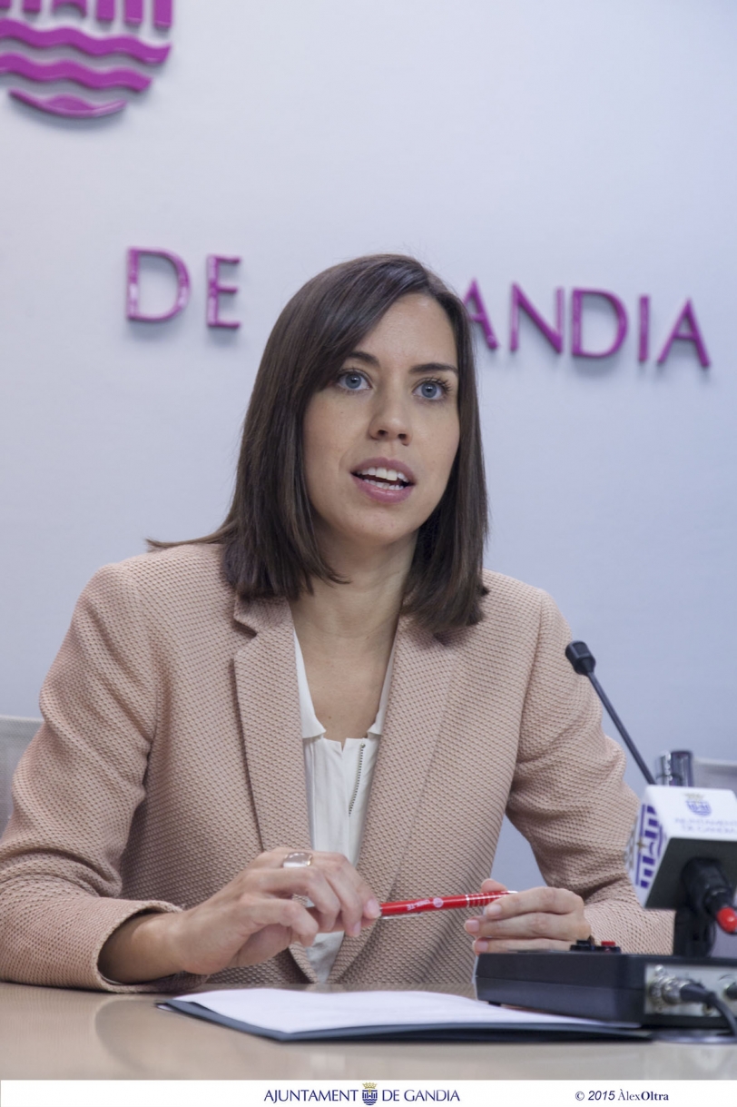 La alcaldesa de Gandia reivindica la paridad entre hombres y mujeres