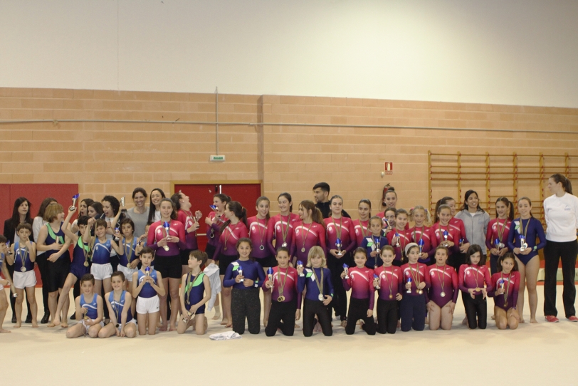 El Campeonato Escolar Educasport Gandia acoge a un centenar de gimnastas