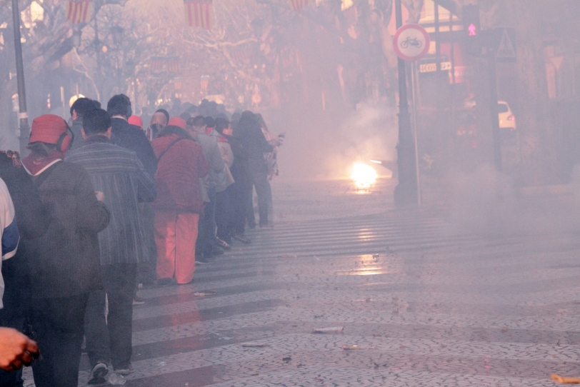 Las Fallas de Gandia disparan 10.000 cohetes en la primera macrodespertà