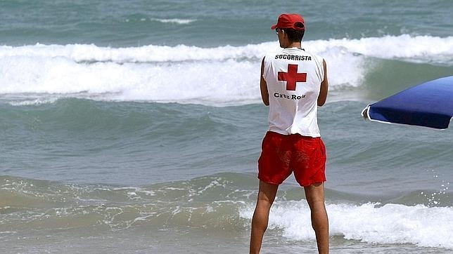 Cruz Roja Gandia inicia hoy la temporada de vigilancia y socorrismo 