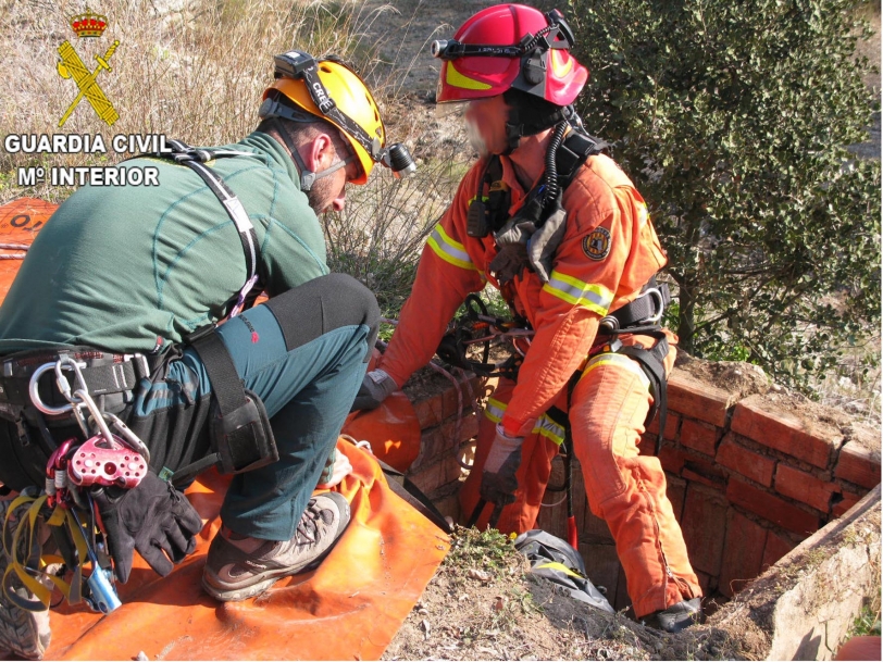 La Guardia Civil rescata a una persona fallecida al caer en un respiradero