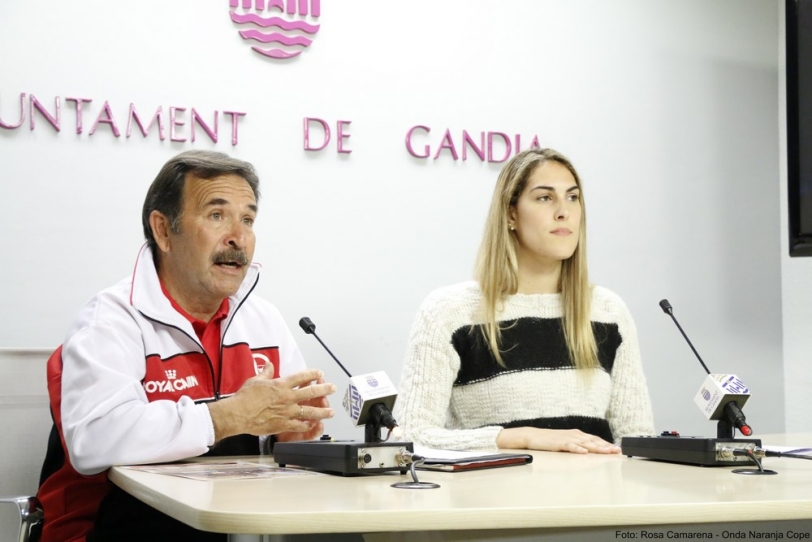 La Playa de Gandia acoge el sexto concurso canino de agilidad