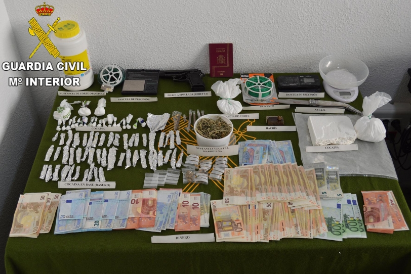 La Guardia Civil detiene a cinco personas en Beniarjó y Beniflá con cocaína