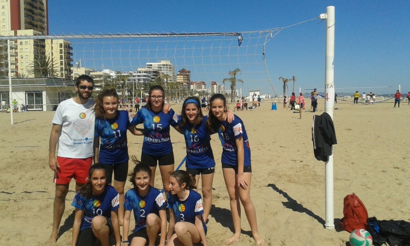 El equipo infantil B del Club de Voleibol Oliva gana al Gandia Turmental