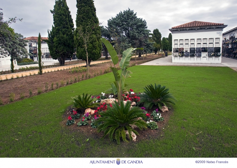 Gandia finaliza la construcción de setenta y dos nuevos nichos