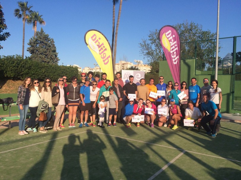 El quinto Torneo de Pádel Escolapias de Gandia reúne a 100 deportistas