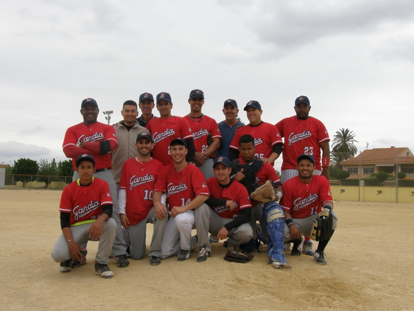El equipo senior Spiaggia Gandia Béisbol Club continúa logrando victorias