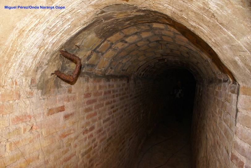 Descubren 200 metros de túneles de la época de la Guerra Civil en Gandia