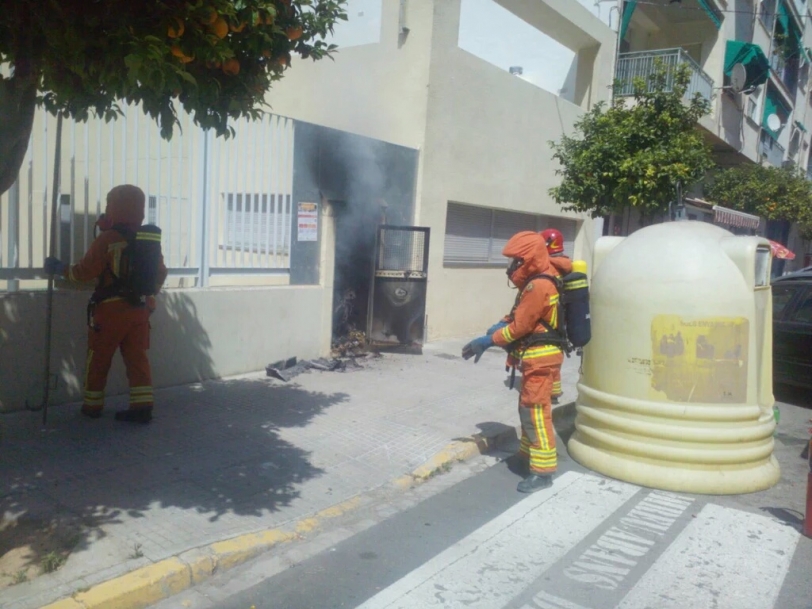 Un incendio en un cuadro de luces moviliza Bomberos en Gandia
