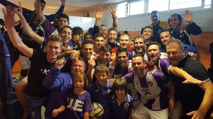 Gandia se viste de viola y cree en el ascenso a Tercera División