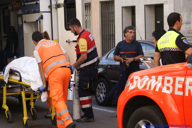 Bomberos, SAMU y Policía atienden a una persona en una vivienda de Corea