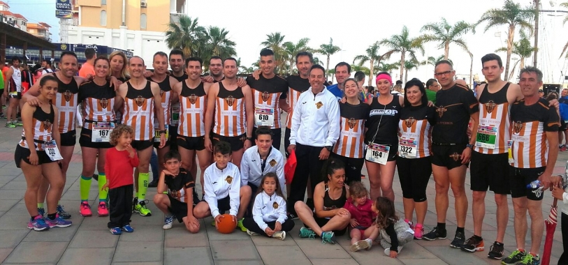 24 corredores del GR Real de Gandia debutaron en la 10k nocturna de Gandia