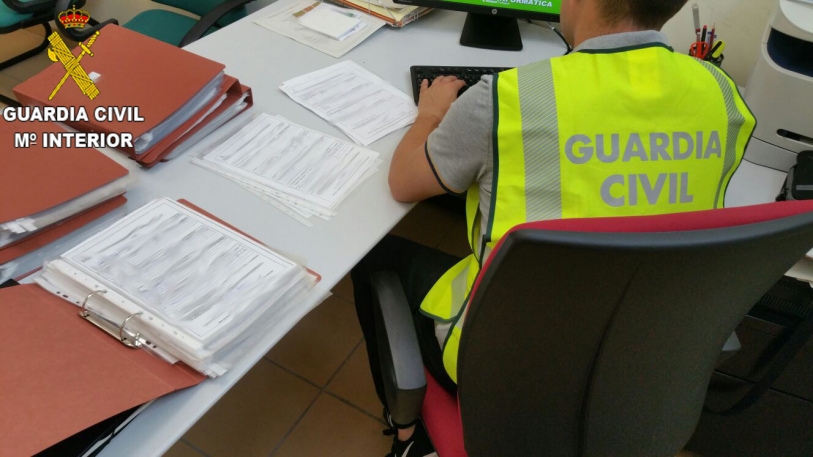 Dos personas detenidas en Gandia por falsificar documentos para naranjas
