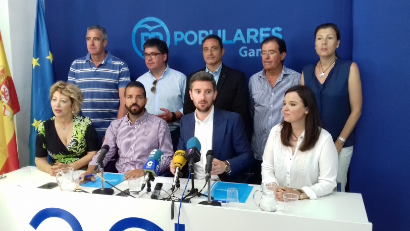 El PP de Gandia denuncia suciedad, enchufismo y poco consenso
