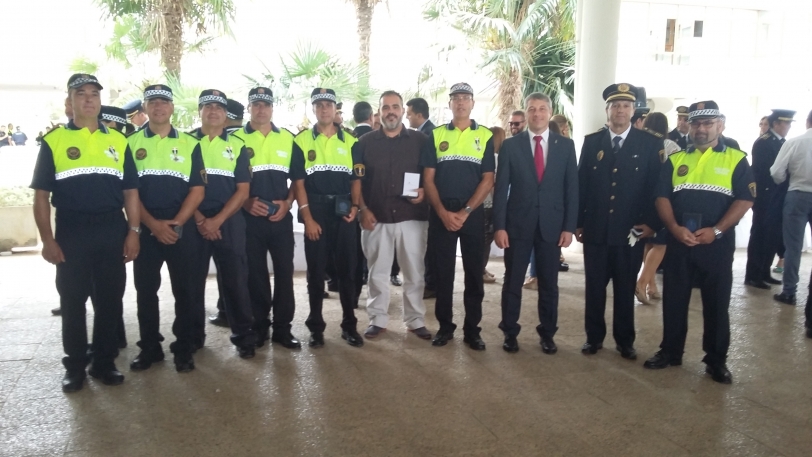 Reconocimientos para policías de Oliva