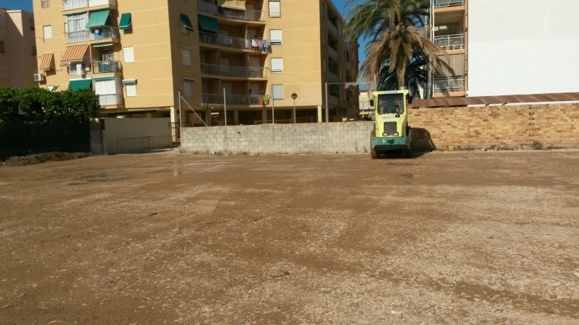 El Ayuntamiento de Tavernes habilita un nuevo aparcamiento en la playa