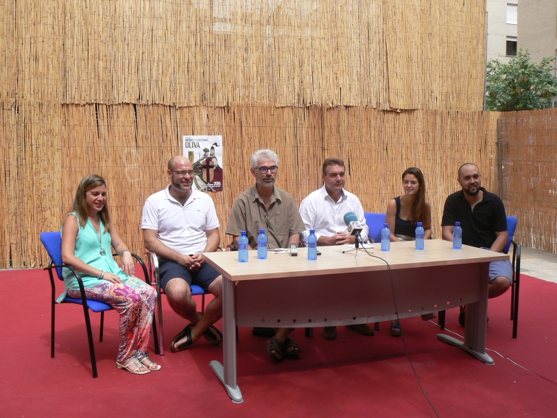 Oliva da comienzo a las Fiestas de Moros y Cristianos 2016