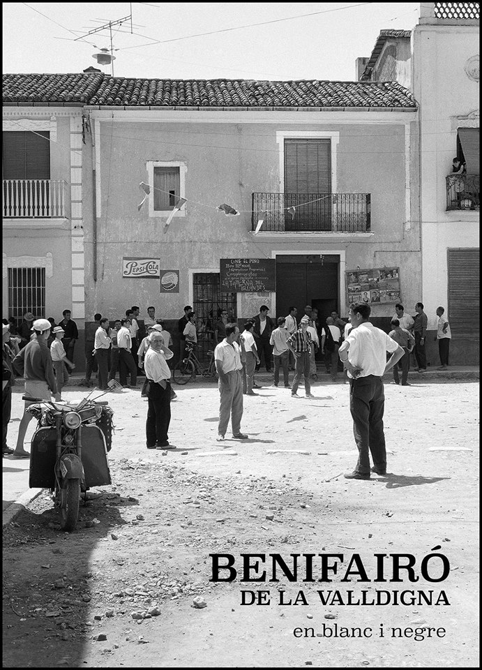 Benifairó inaugura la exposición y presenta el libro de Memoria Gráfica 