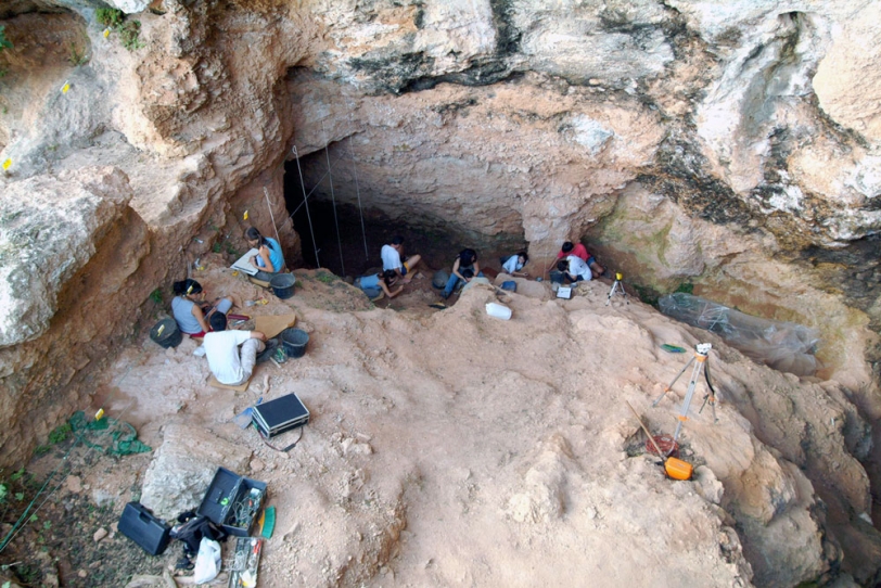 Ayuntamiento de Tavernes visita Atapuerca para importar su modelo a Bolomor