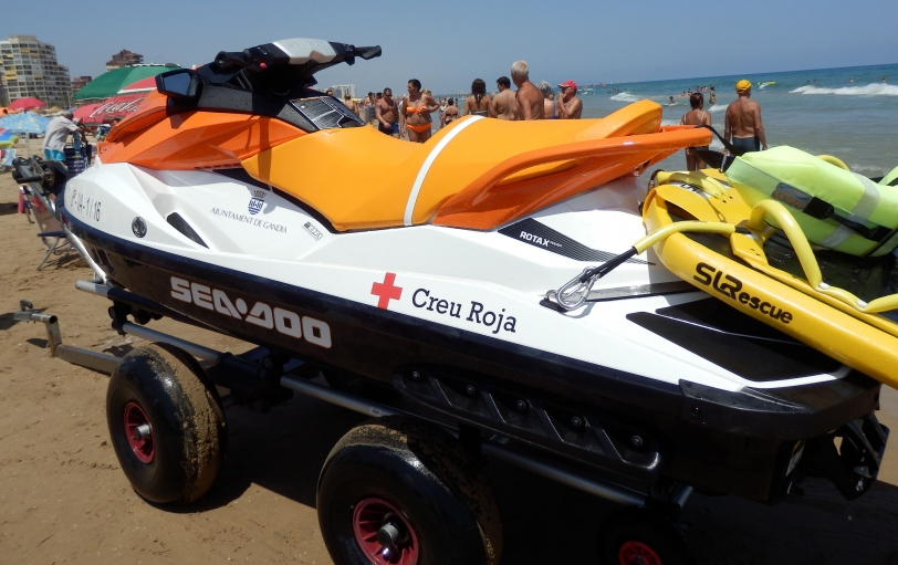 Cruz Roja Gandia adquiere una nueva moto acuática para dar mejor servicio