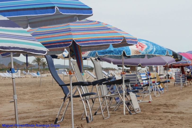 Repercusión social del reportaje sobre la sillas en la playa de Gandia