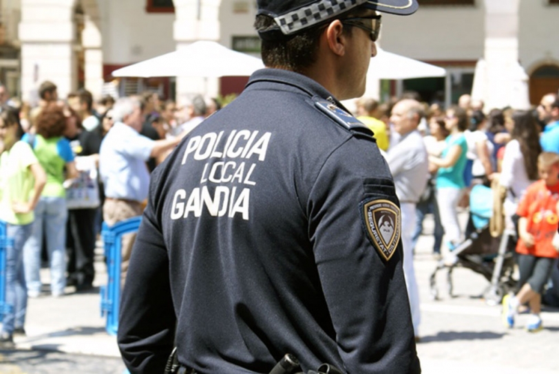La Policía Local de Gandia impone 128 actas durante el fin de semana