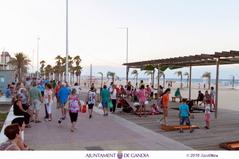 ''Vívela'': actividades infantiles en la Playa de Gandia durante agosto