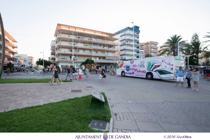 El Bibliobús de Gandia seguirá activo hasta el próximo 28 de agosto