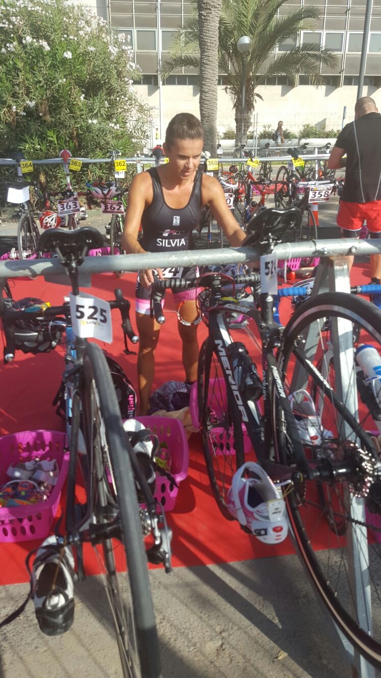 Silvia Navarro, triatleta del C.D Masktri Gandia, logra pódium en Alicante