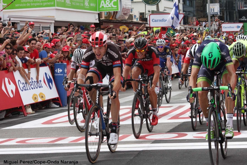 La comarca se vuelca con la Vuelta Ciclista a España con final en Gandia