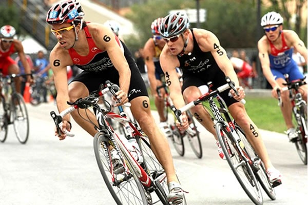 El PP de Oliva denuncia falta de información sobre el triatlón